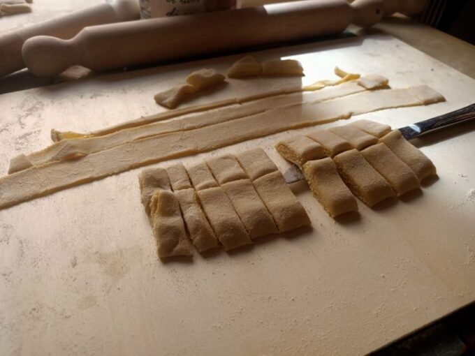 Rome Spanish Steps, Pasta &, Tiramisù Cooking Class W/ Wine - Meeting Point and Availability