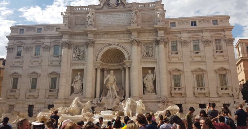 Rome: Squares and Fountains Guided Walking Tour - Guided Experience