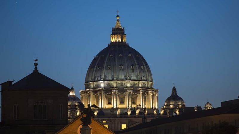 Rome: St. Peters Basilica Tour , Pietà & Papal Tombs - Exploring Michelangelos Pietà