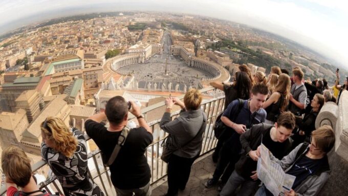 Rome: St. Peters Dome Climb, Basilica and Vatacombs Tour - Tour Duration and Meeting Point
