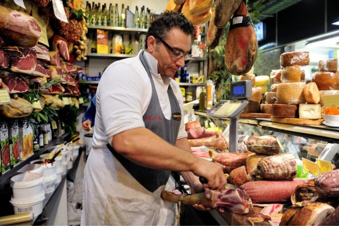 Rome: The Vatican Market Experience Tasting and Class - Customizable Options