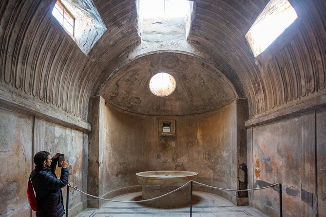 Rome to Pompeii, Sorrento & Capri: 2-Day South Italy Tour - Discovering Capri