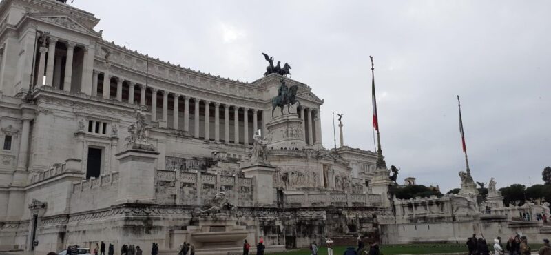 Rome: Transfer From Rome to Sorrento via Pompeii - Driver Information
