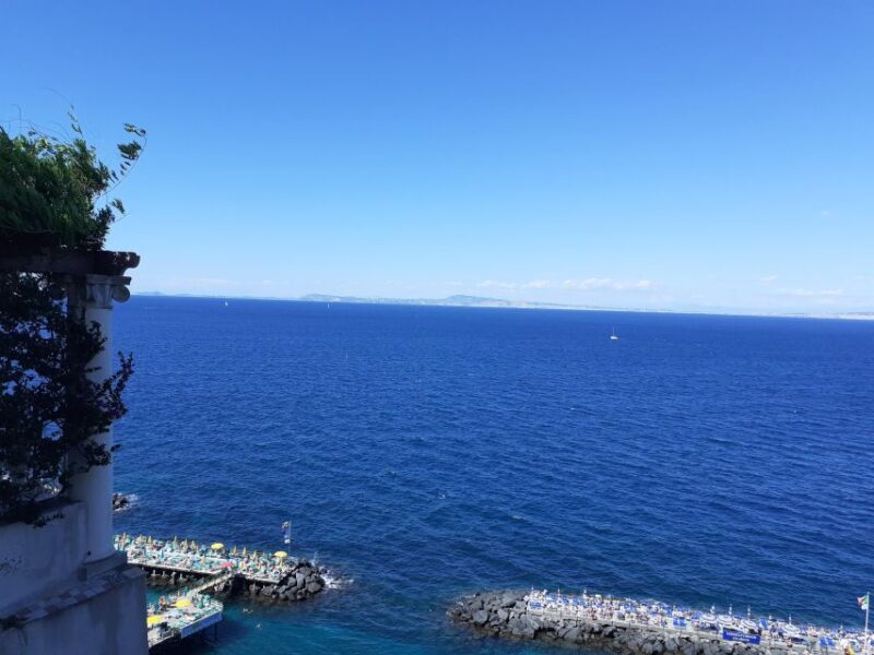 Rome: Transfer From Rome to Sorrento via Pompeii - Restrictions
