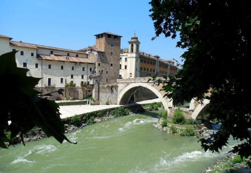 Rome: Trastevere and Jewish Ghetto Highlights Tour - Accessibility Features