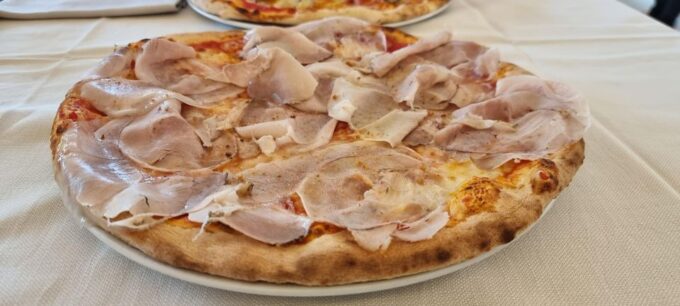 Rome: Trastevere Food Tour & Dinner in a Roman Villa - Duration and Price