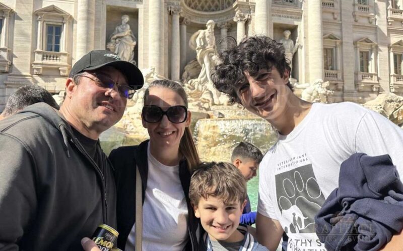 Rome: Treasure Hunt for Kids and Families Trevi and Pantheon - Key Points
