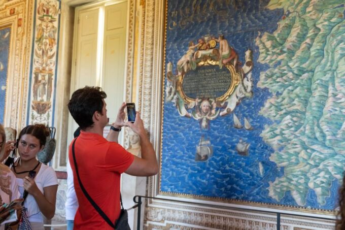 Rome: Vatican Museums and Sistine Chapel Tour With Breakfast - Buffet Breakfast in the Vatican