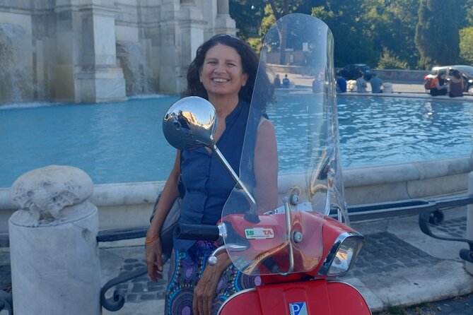 Rome Vespa Tour With Pro Photographer - Photo Opportunities and Souvenirs