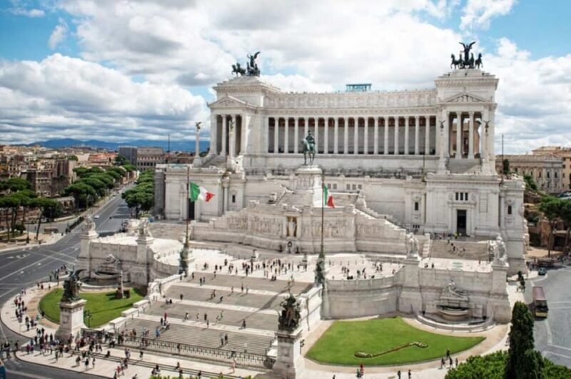 Rome: Vittoriano With Rooftop View & Palazzo Venezia Entry - Exploring Palazzo Venezia