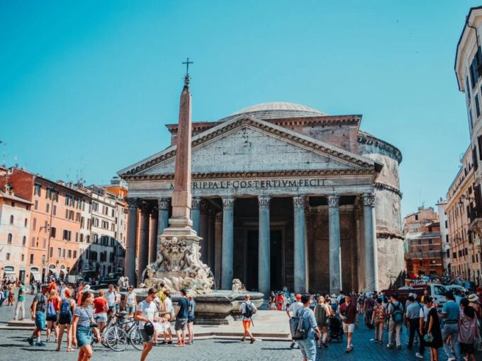 Rome Walking Tour: Pantheon, Spanish Steps & Historic Sights - Meeting Point and Recommendations