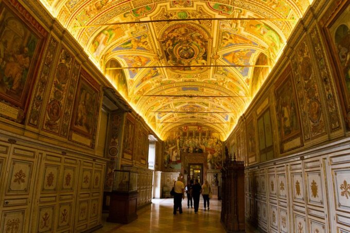 Rome: Walking Tour With Vatican, Colosseum & Historic Center - Vatican Museums Visit