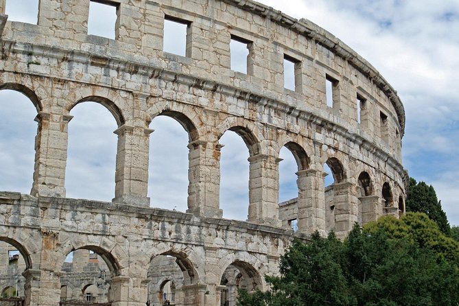 Rome: Welcome Aperitivo Box in Accomodation + Visiting Experiences on Choice - Departure and Check-out