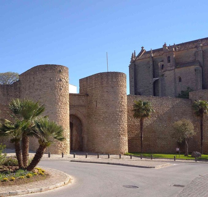 Ronda: Audio Guide Walking Tour With Puente Nuevo and Viejo - Meeting Point and Instructions