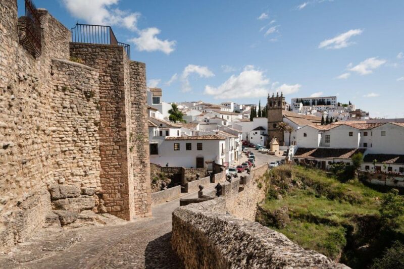 Ronda: In-App Audio Walking Tour via Smartphone App - Key Points