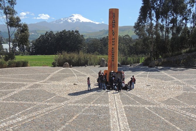 Rose Plantation, Equator Line and Otavalo Market Private Tour - Rose Farm: Colorful Blooms and Insights