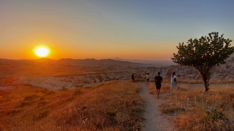 Rose Valley Sunset Hiking Tour - Inclusions