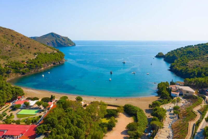 Roses: Cadaqués&Underwater Vision :Magic on the Costa Brava - Strolling Through Whitewashed Cadaqués