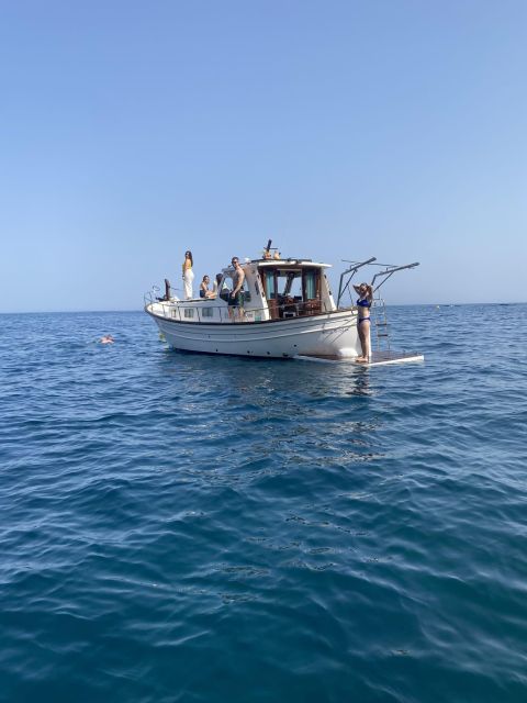 Roses: Private Cruise in the Natural Park of Cap De Creus - Meeting Point and Directions