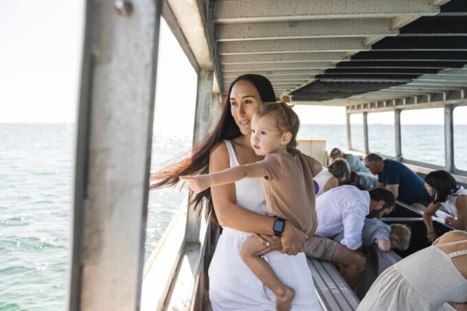 Rosslyn: Great Keppel Island Glass Bottom Boat Tour & Ferry - Glass Bottom Boat Tour