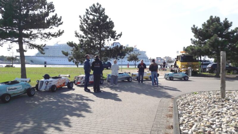 Rostock: Hot Rod Sightseeing Tour to Warnemünde - Safety and Regulations