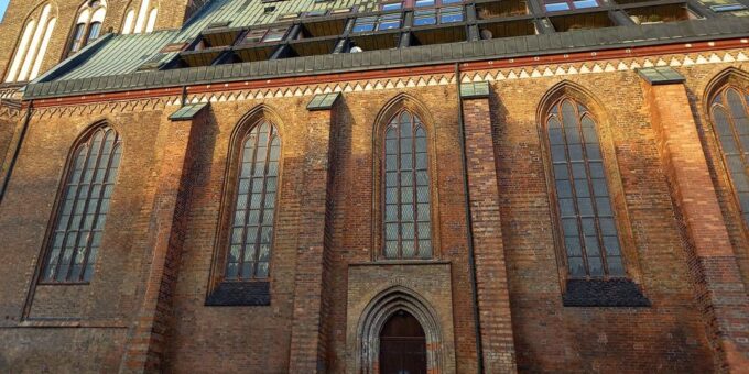 Rostock: Self-Guided Smartphone Exploration Walking Tour - Pacing and Breaks
