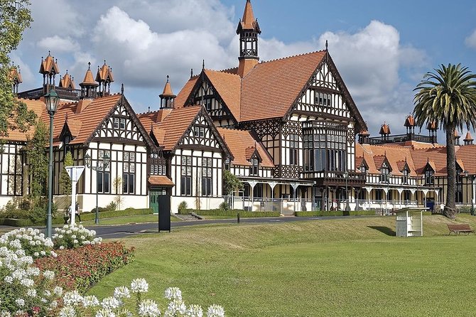 Rotorua Highlights Small Group Tour Including Te Puia From Auckland - Highlights and Activities