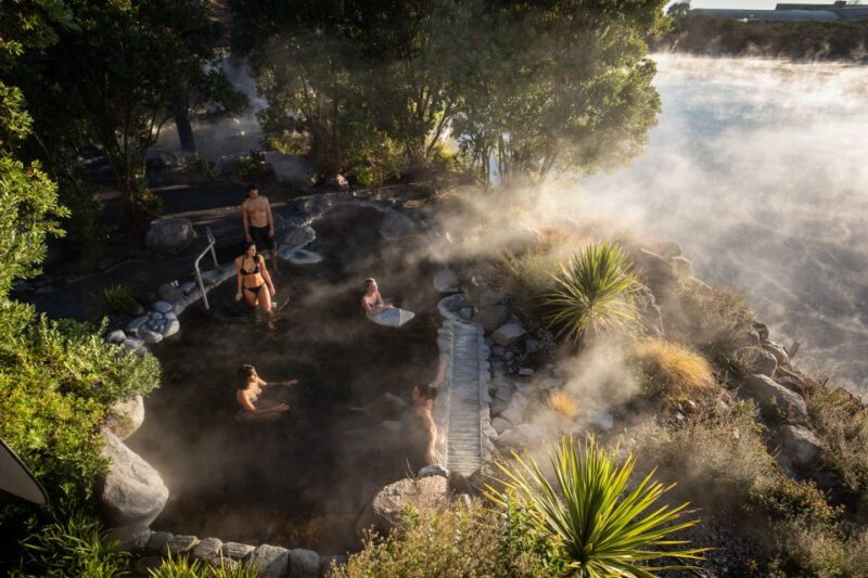 Rotorua Lake: Deluxe Lake Spa Geothermal Hot Spring Bathing - Amenities and Facilities