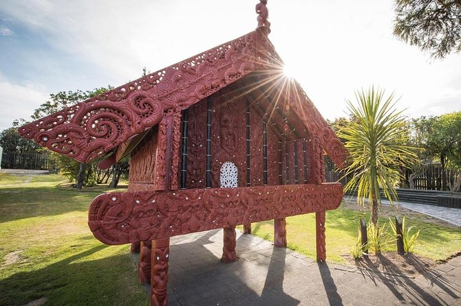 Rotorua Small Group Tour Incl Te Puia, Buffet Lunch & Concert - Maori Cultural Experiences