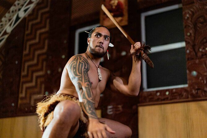 Rotorua: Te R Guided Experience + Haka - Discovering Rotorua’s Highlights in a Single Tour
