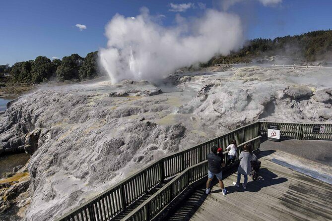Rotorua: Te R Guided Experience + Haka - FAQ