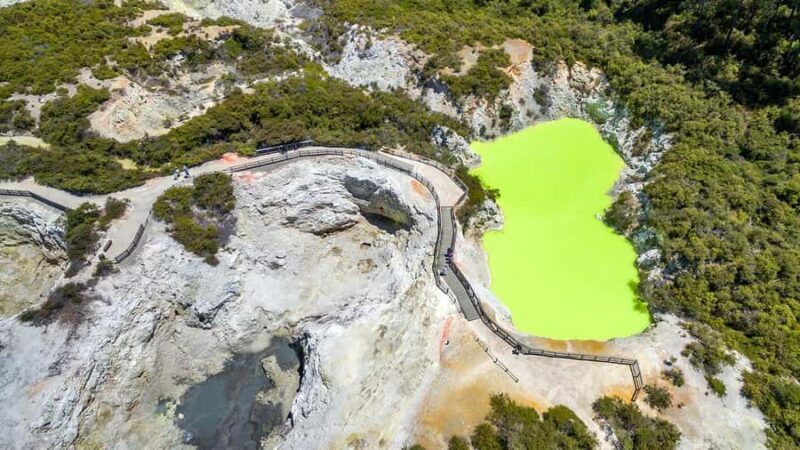 Rotorua: to Auckland via WaiOTapu, Taupo & Hamilton Gardens - The Itinerary in Detail