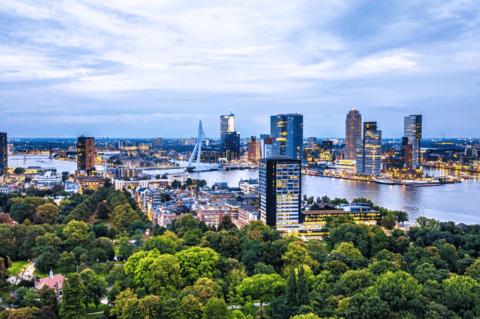 Rotterdam: App Guided Tour With Puzzles - Exploring Rotterdams Historic Landmarks