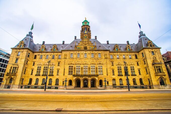Rotterdam: First Discovery Walk and Reading Walking Tour - Getting the Most Out of the Tour