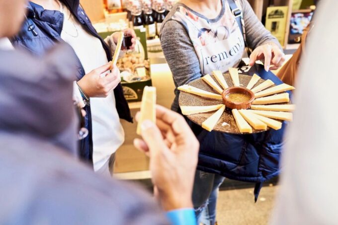 Rotterdam: Food Tour by Bike - Booking and Cancellation