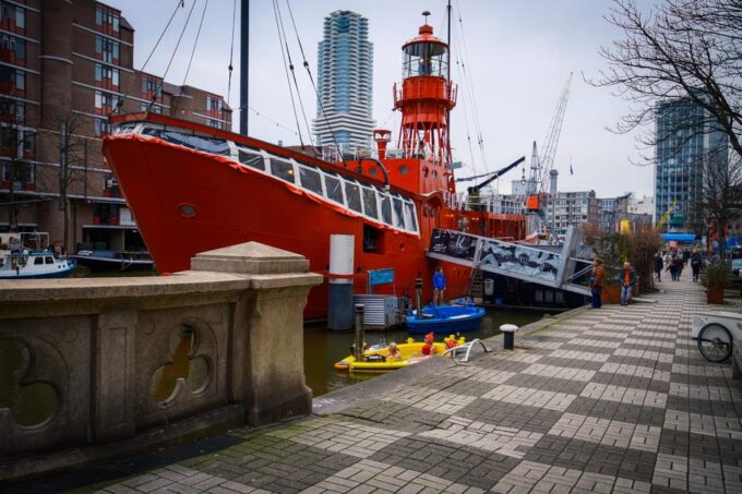 Rotterdam: Highlights & Hidden Gems Walking Tour With Local - Positive Customer Reviews