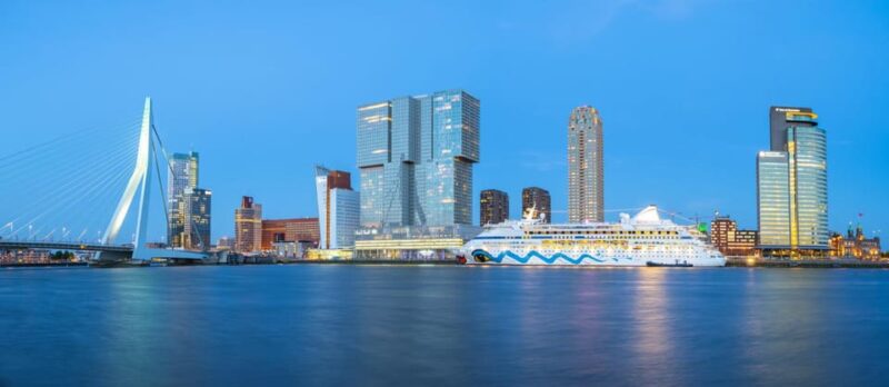 Rotterdam: Insta-Perfect Walk With a Local - Inclusion and Exclusion