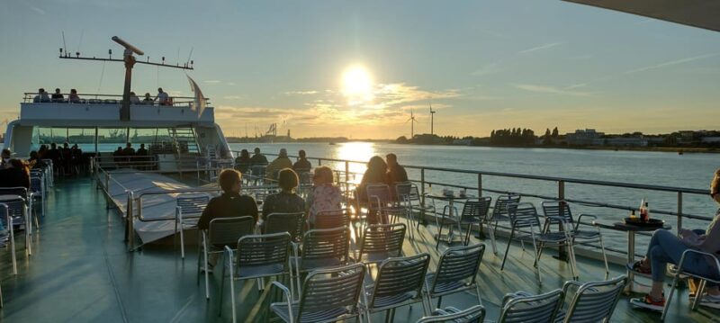 Rotterdam: Summer Evening Cruise With Live Entertainment - Onboard Amenities