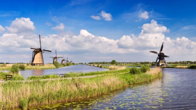 Rotterdam: Waterbus Ticket to Dordrecht And/Or Kinderdijk - Frequently Asked Questions
