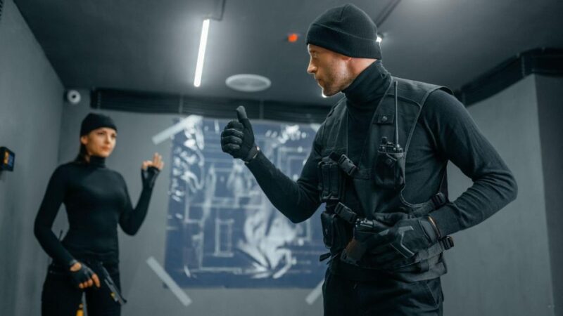 Roubaix: Outdoor Escape Game Robbery in the City - Key Points