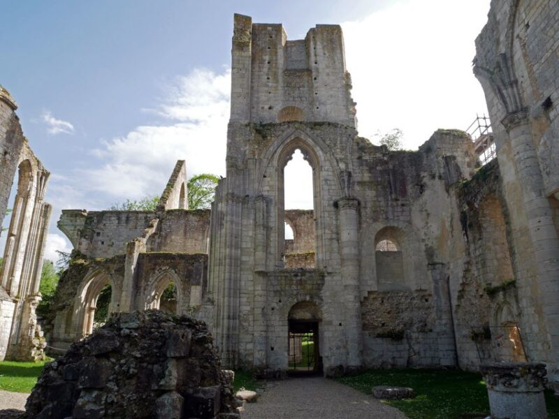 Rouen: Castles and Abbeys Private Full-Day Tour - Exploring Rouens Historical Center