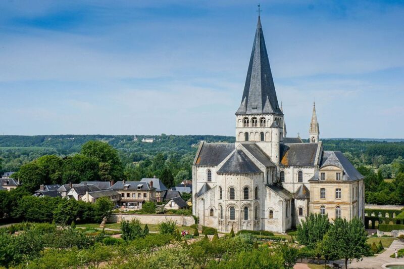 Rouen: Castles and Abbeys Private Full-Day Tour - Discovering Jumièges Abbey