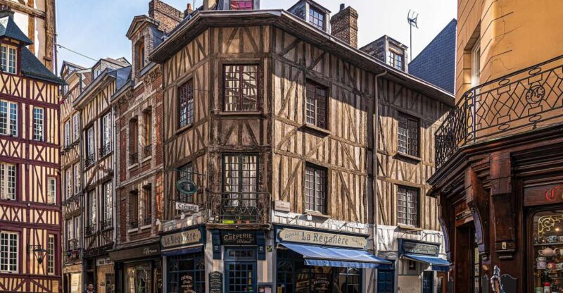 Rouen: Outdoor Smartphone Game for Bachelor Party - Key Points