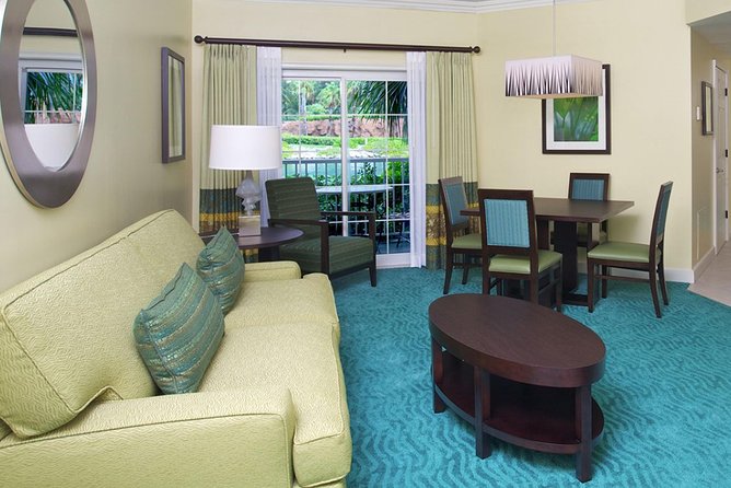 Round Trip Airport (Lpia) to Baha Mar, Melia, West Bay St, Cable Beach, Breezes - Pricing and Availability