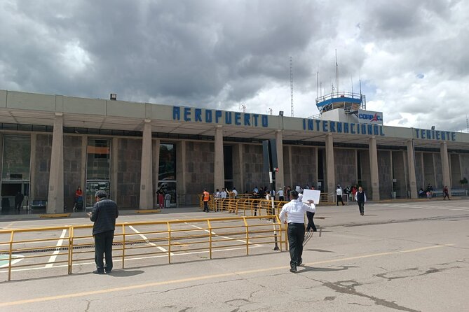 Round Trip Airport to Hotel Service in Cusco - Driver Greeting and Experience
