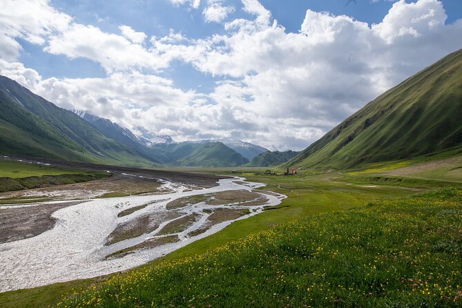 Round-Trip Bus Transfer to Truso Valley From Kazbegi - Meeting and Pickup