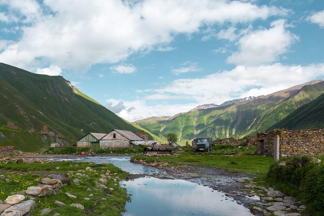 Round-Trip Bus Transfer to Truso Valley From Kazbegi - Expectations