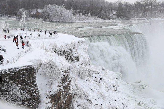 Round-Trip Private-Safe Transfer Between Buffalo Airport & Niagara Falls Canada - Private and Exclusive Experience