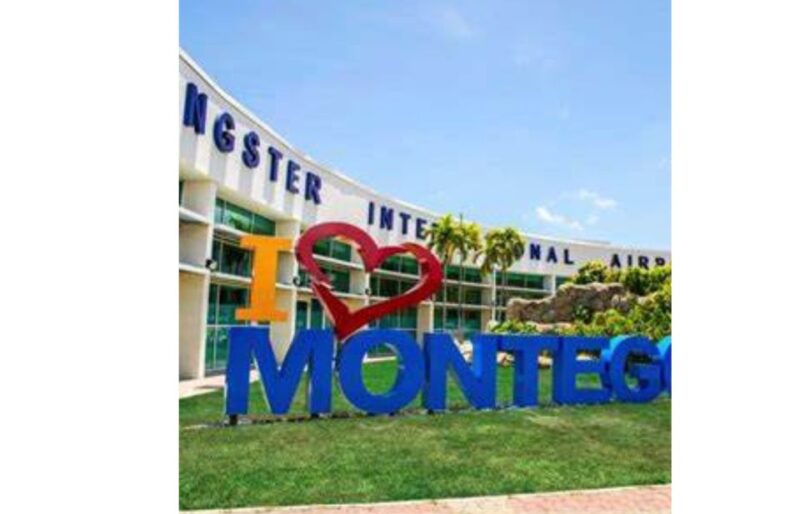 Round Trip Private Transfer to Runaway Bay Area - Experienced Drivers and Guides