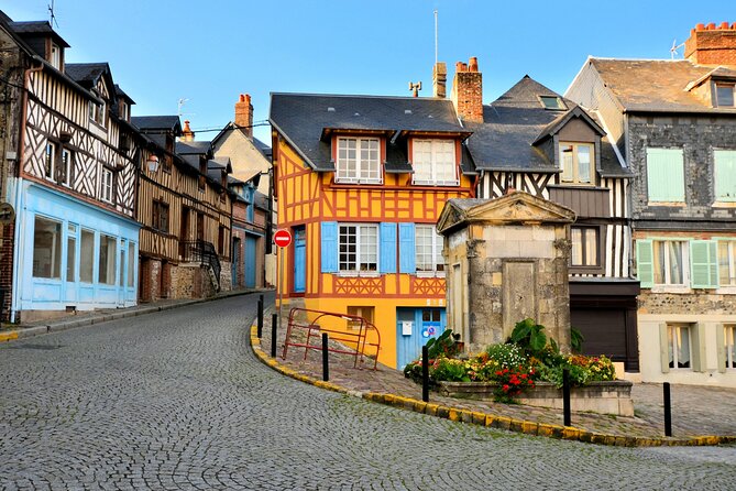Round-Trip Shuttle Transfer Between Le Havre and Honfleur - Customer Reviews
